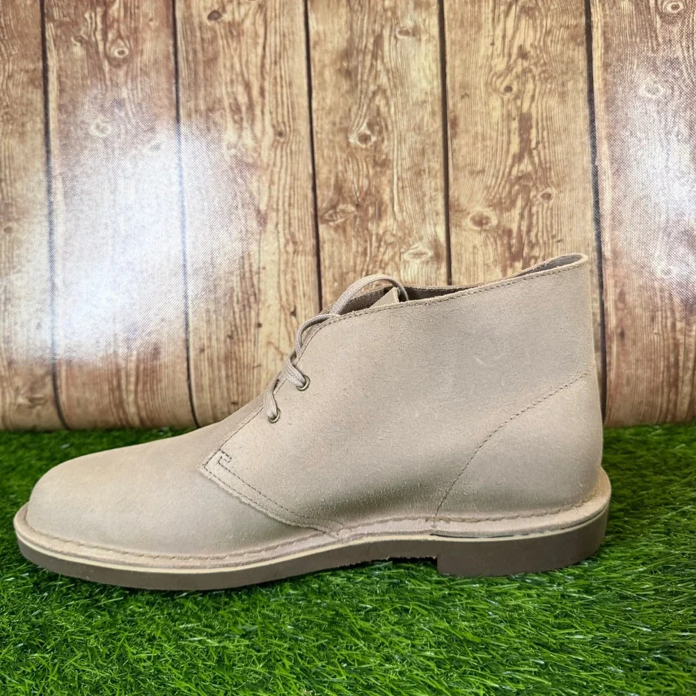 Clarks Shepton Desert Boot Mens size 12 M Taupe Distressed Suede Chukka Lace Up